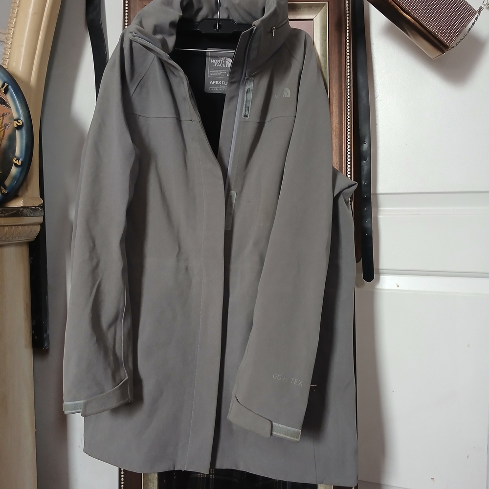 The North Face Men's Grey GORE-TEX Hooded Jacket